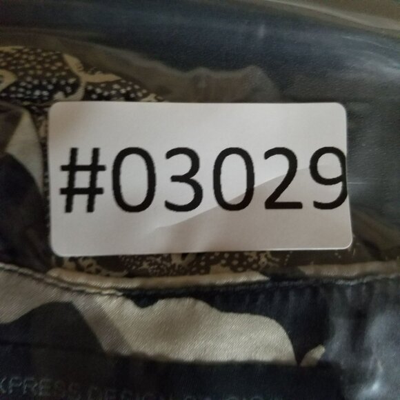 Express Shirt Womens Medium Gray Floral 100% Silk Kimono Sleeve V Neck Blouse - Picture 9 of 9